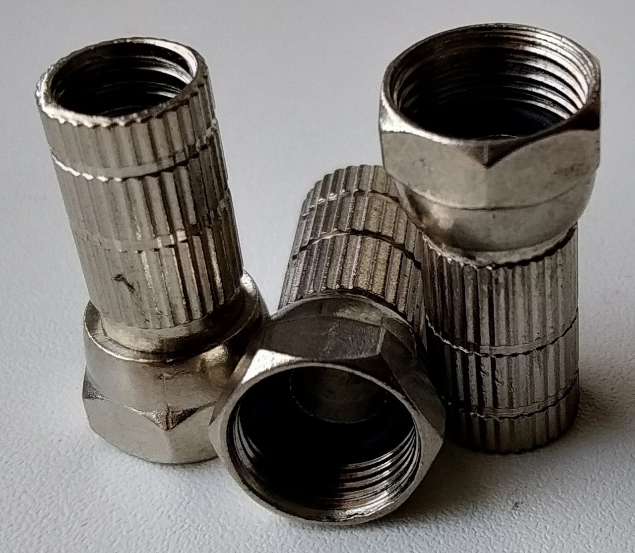 Коннектор F - для RG6