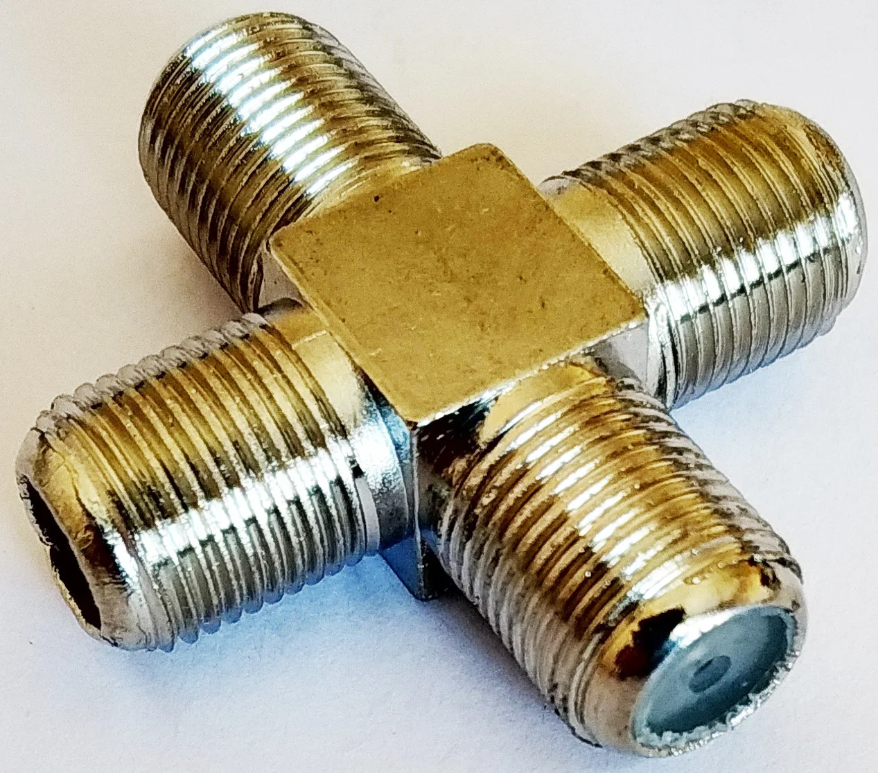 Переходник   4F гнезда   (F- крест)