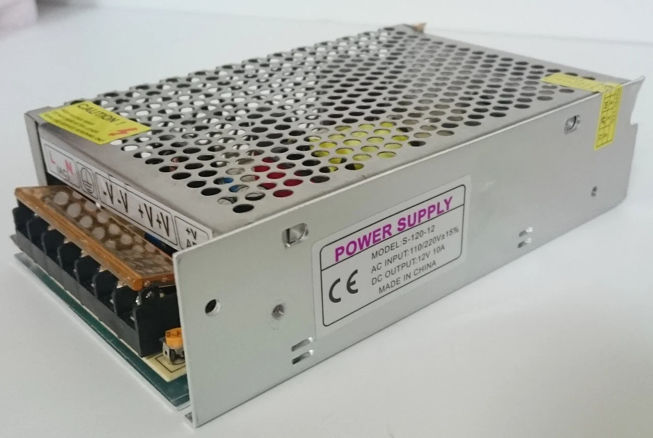 Импульсный блок питания 220/12V 10А