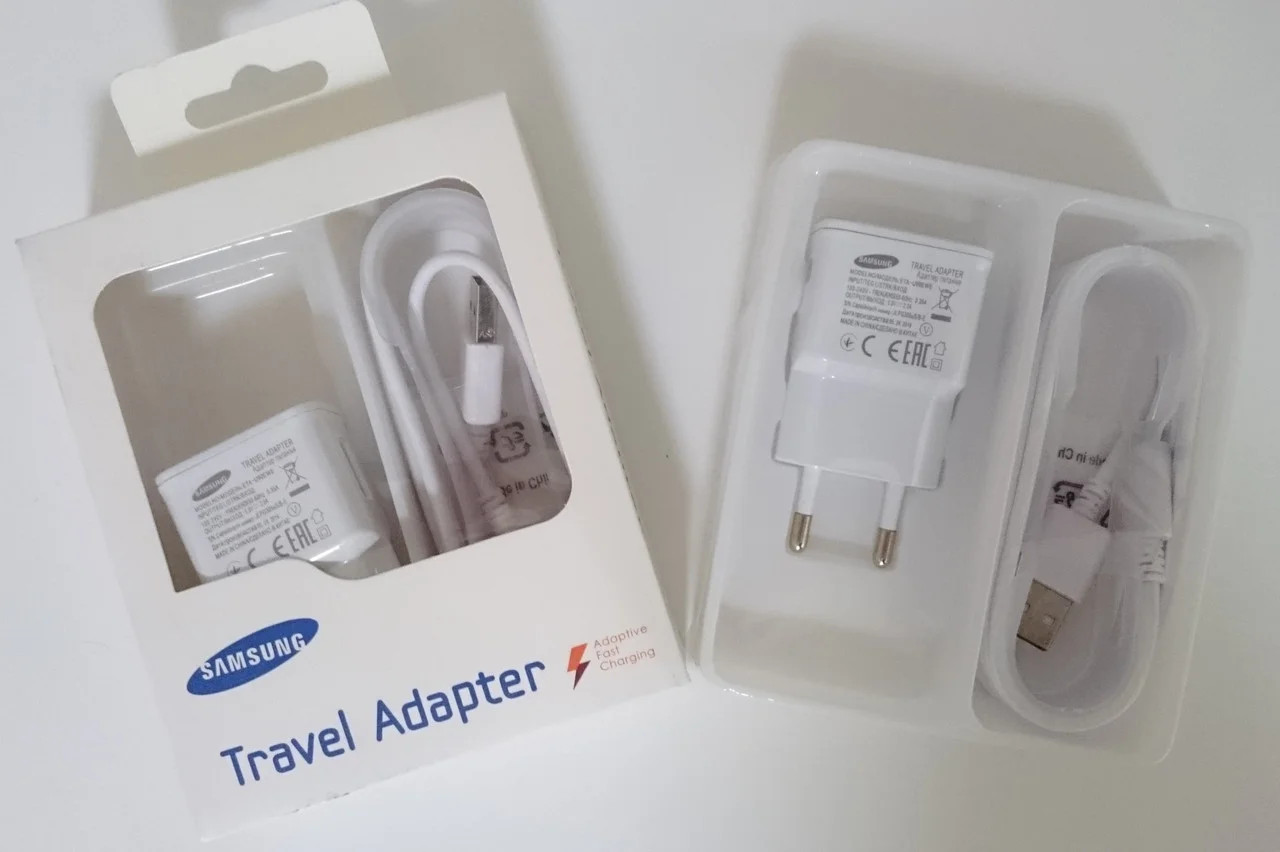 Зарядное  устройство USB SAMSUNG