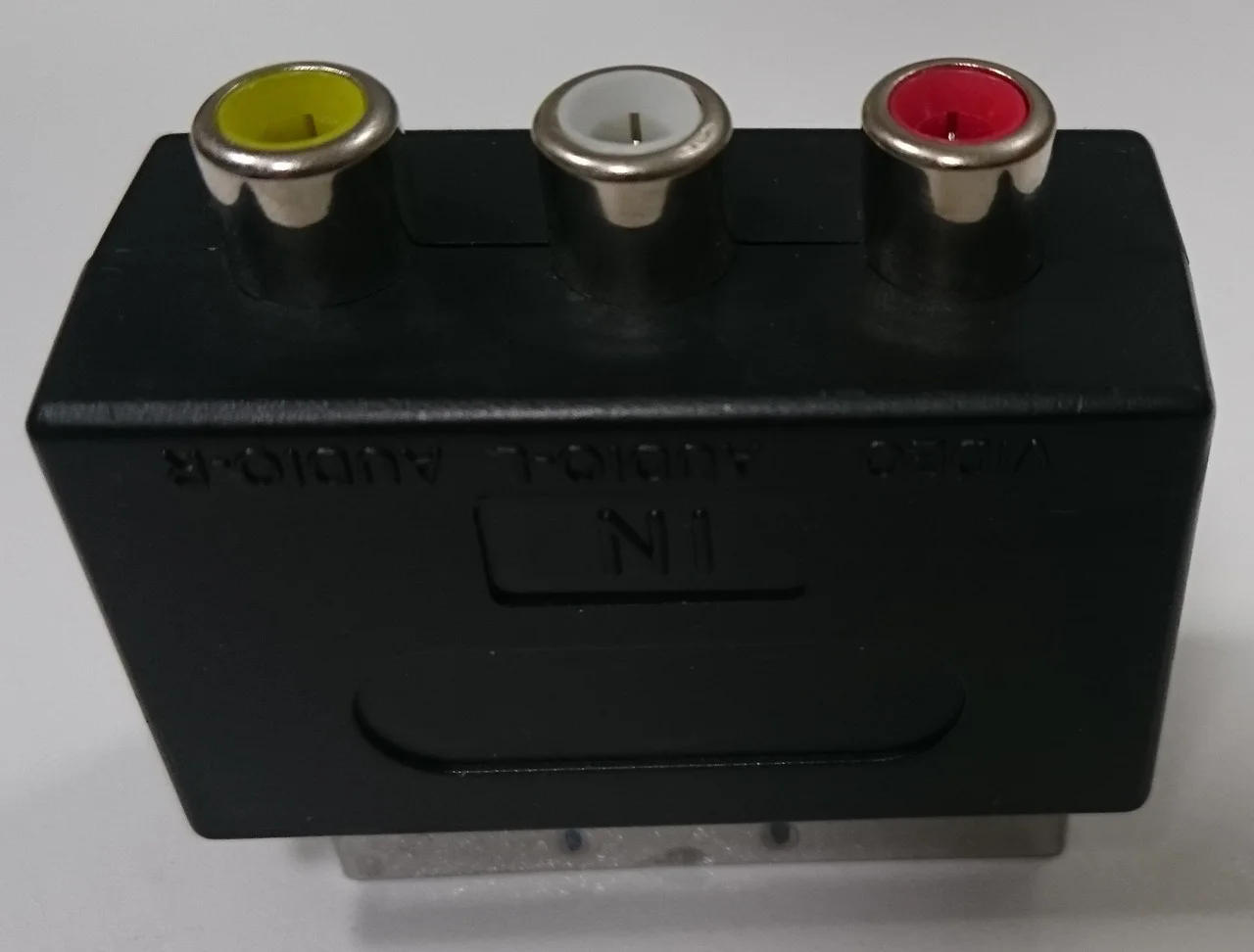 Переходник СКАРТ штекер - 3xRCA(тюльпан) гнезда,ТВ вход АРА-184  , фото 1