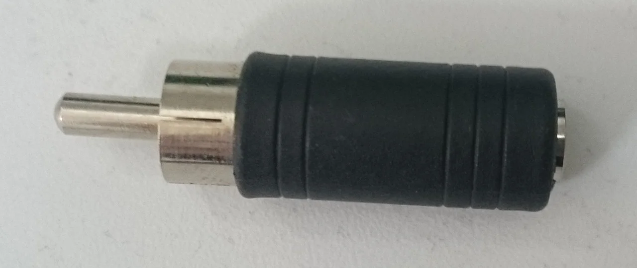 Переходник  3,5мм стерео гнездо - RCA штекер пластик