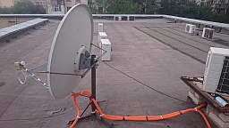 Дополнительное боковое крепление для каждой антенны от вера (ВЕТРОЗАЩИТА).