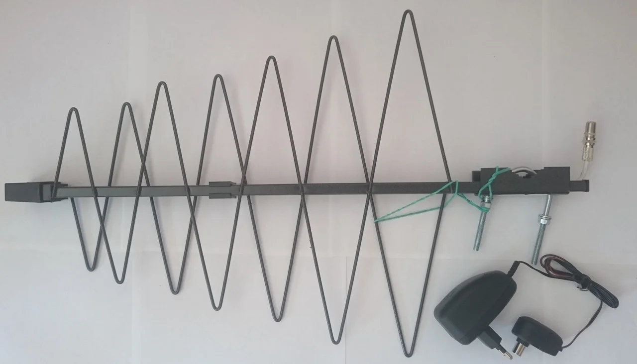 Антенна наружная активная  "Дельтоплан" -ZigZag" ДМВ активная с блоком питания  21-60